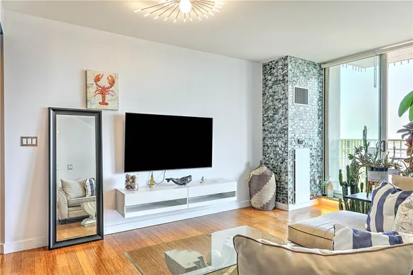 $3,950 | 1 West Exchange Street, Unit 2107, Providence, RI 02903