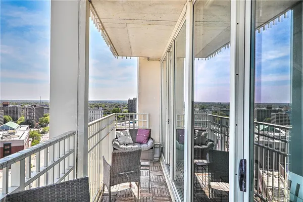 $3,950 | 1 West Exchange Street, Unit 2107, Providence, RI 02903