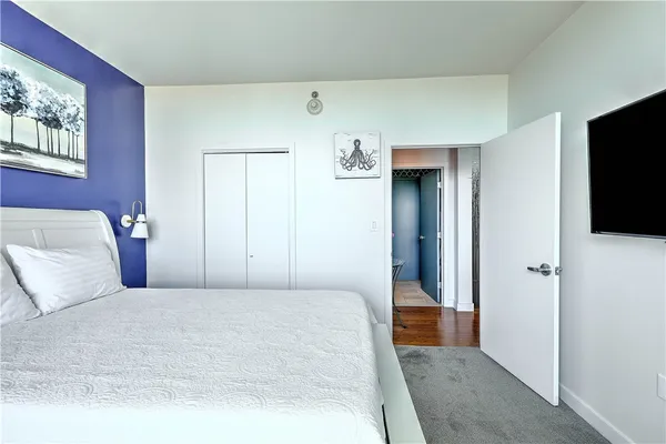 $3,950 | 1 West Exchange Street, Unit 2107, Providence, RI 02903