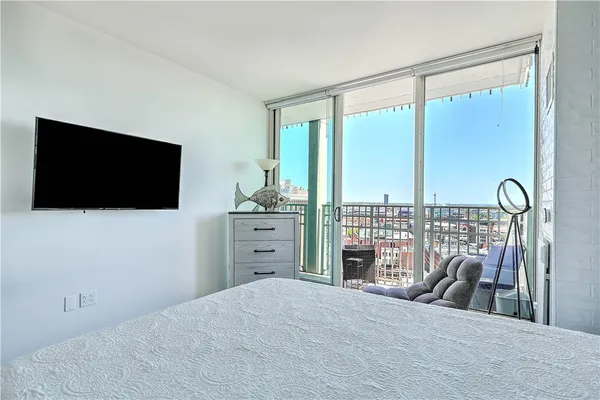 $3,950 | 1 West Exchange Street, Unit 2107, Providence, RI 02903