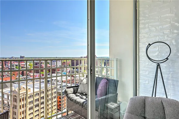 $3,950 | 1 West Exchange Street, Unit 2107, Providence, RI 02903