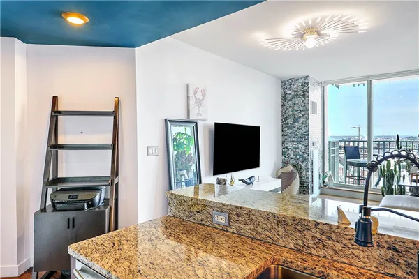 $3,950 | 1 West Exchange Street, Unit 2107, Providence, RI 02903