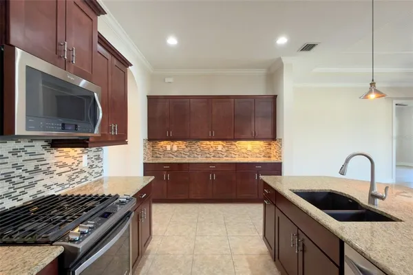 $3,600 | 4610 Royal Dornoch Circle, Bradenton, FL 34211