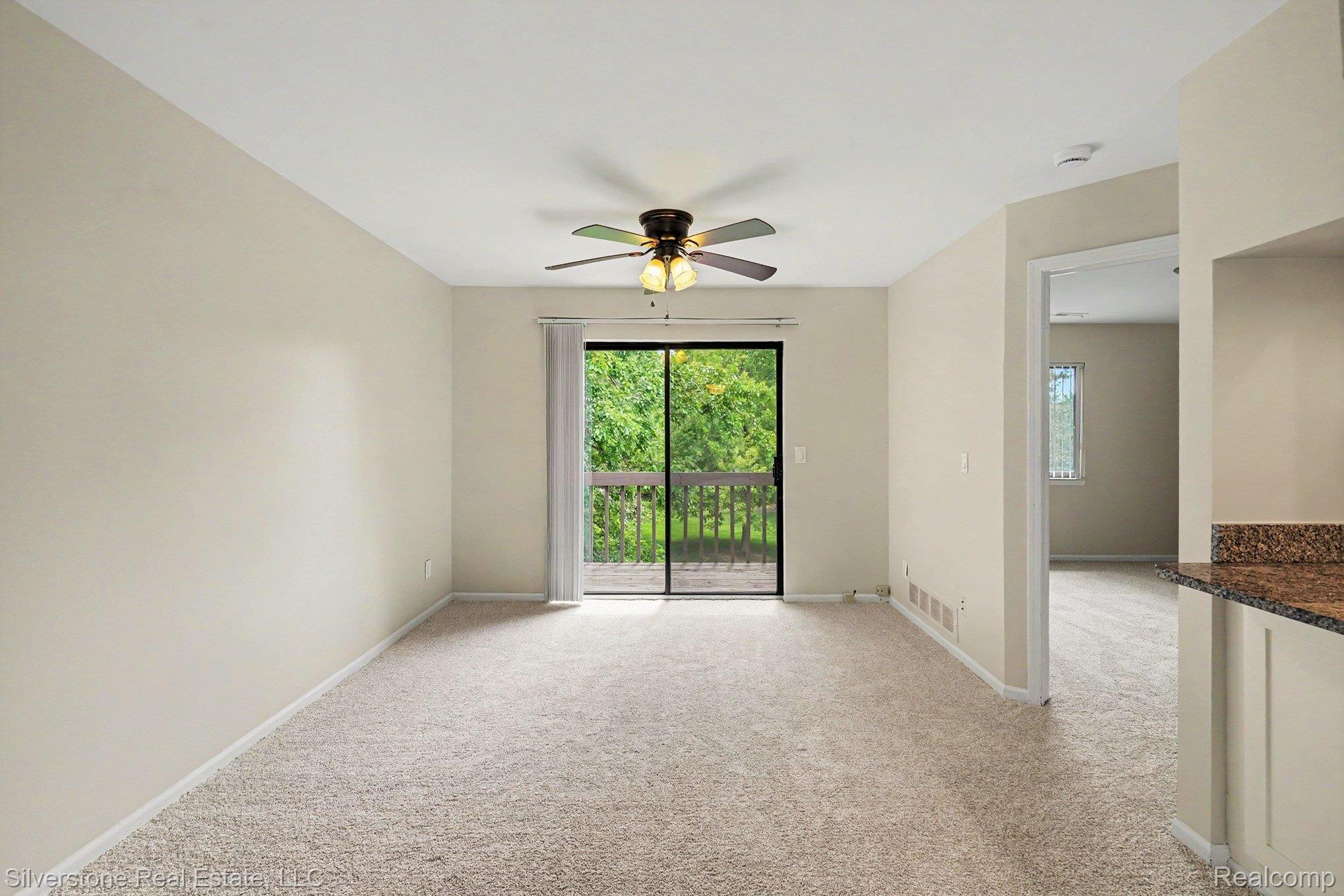 1502 Meadowside Drive Rochester, MI 48307 - Photo 9 of 27 009_file_5470.jpg