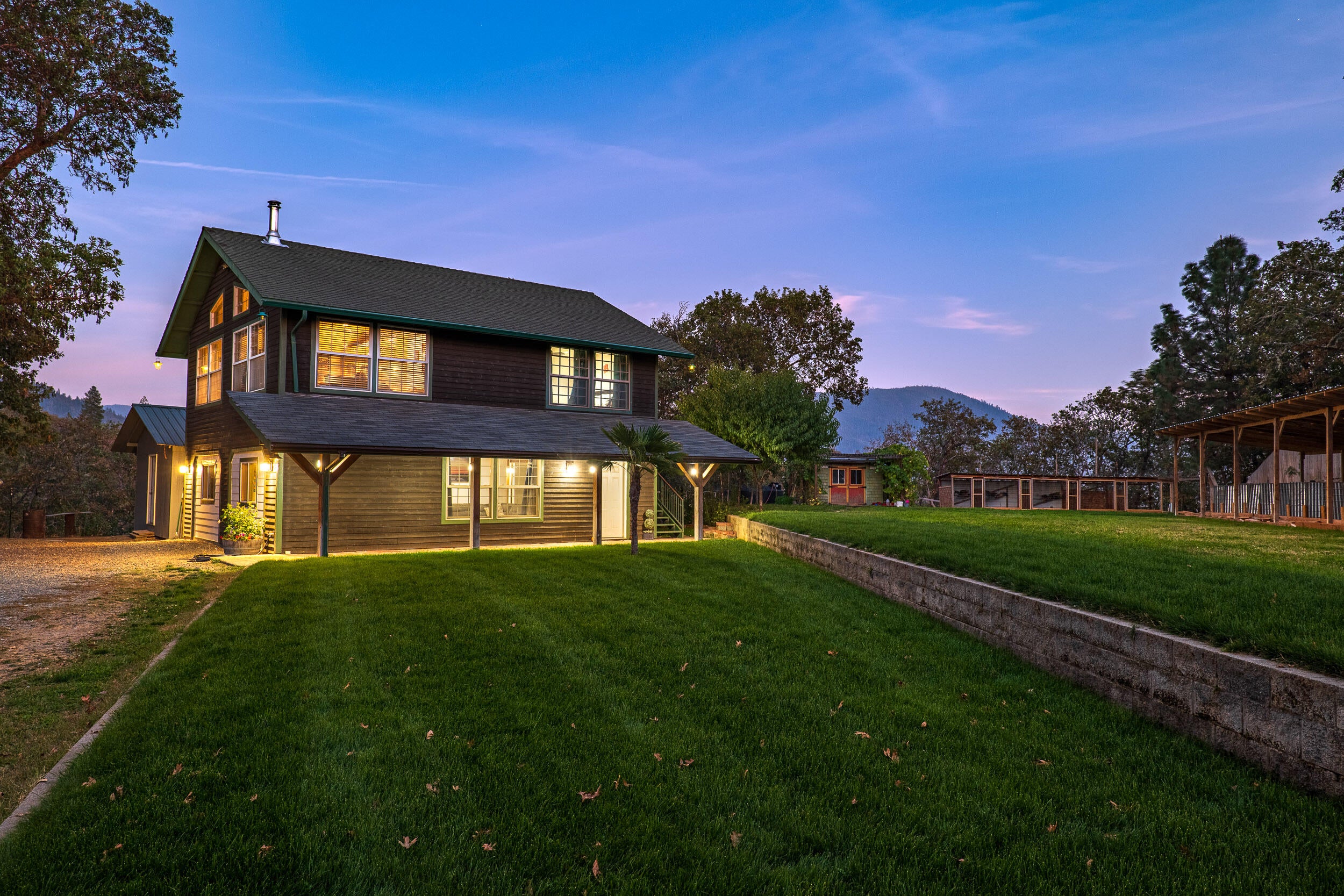 1546 Three Pines Road Grants Pass, OR 97526 - Photo 2 of 37 1546ThreePinesRd-040