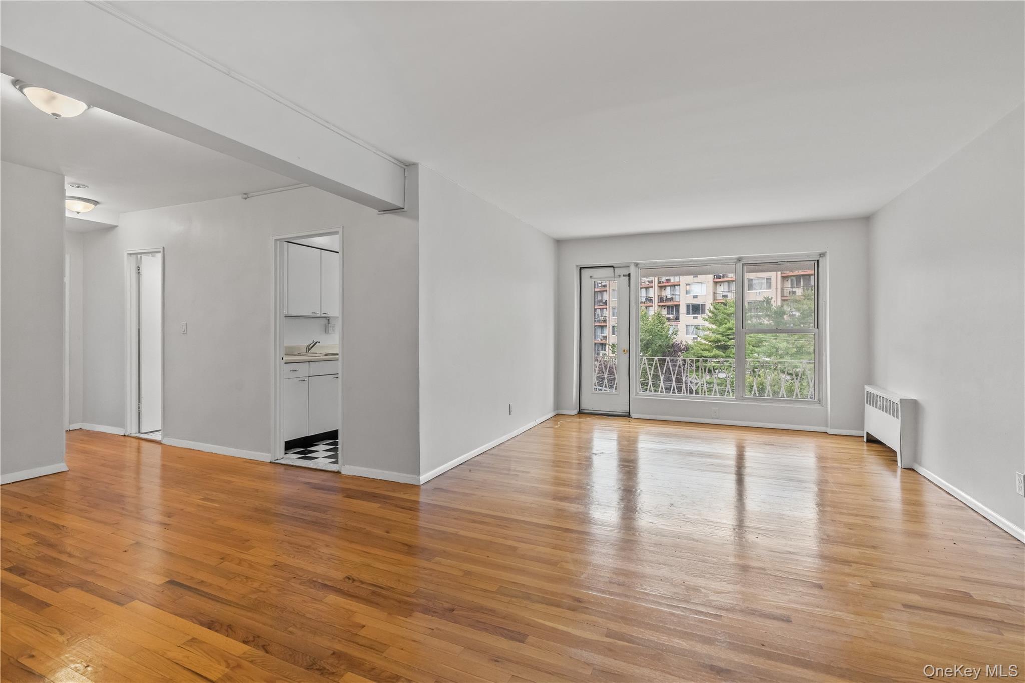 720 Pelham Road, Unit 4J New Rochelle, NY 10805 - Photo 5 of 28 Gallery Image 5