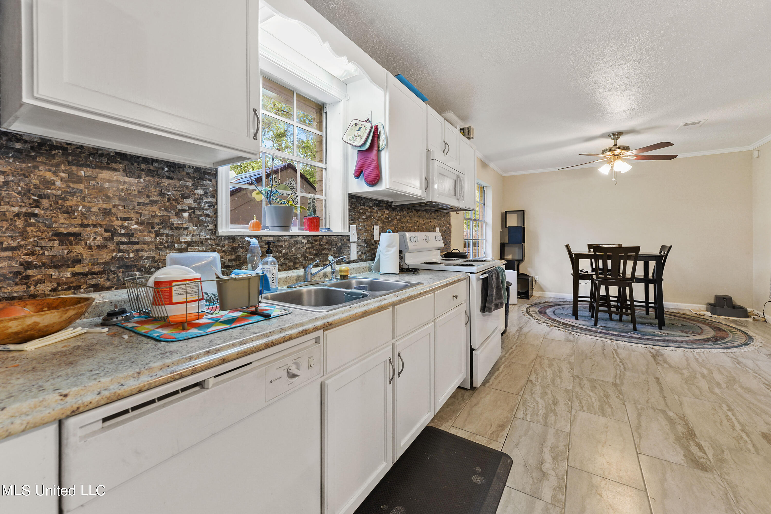 2115 Millswood Road Picayune, MS 39466 - Photo 7 of 25 Kitchen