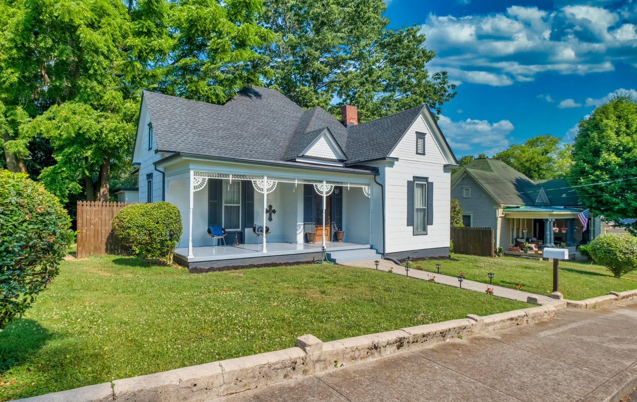 211 North Main Street Springfield, TN 37172 - Photo 2 of 30 a front view of a house with a yard