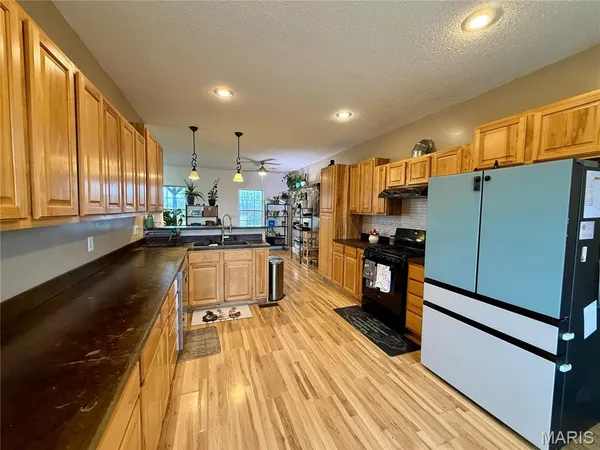 $525,000 | 20754 Highway 6, Lewistown, MO 63452