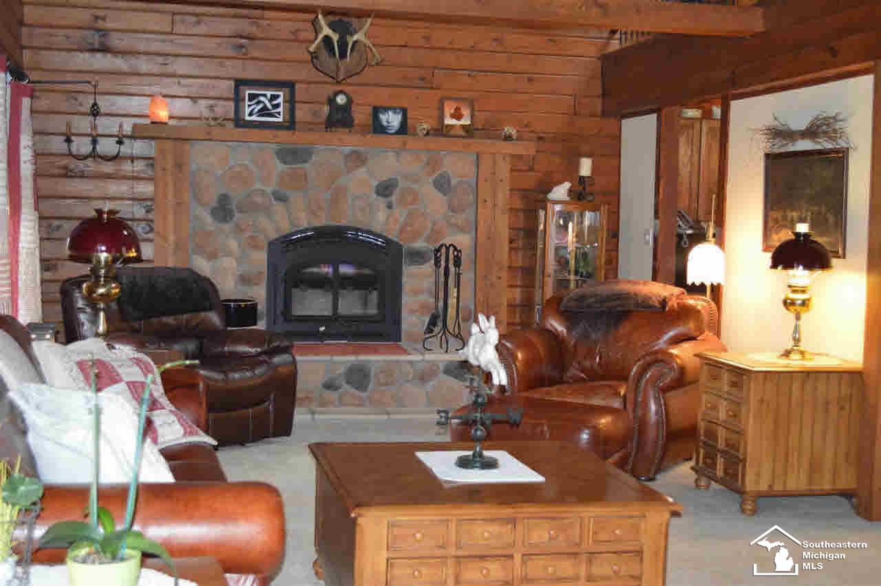 7813 Crabb Road Temperance, MI 48182 - Photo 9 of 23 20450701-8.JPG