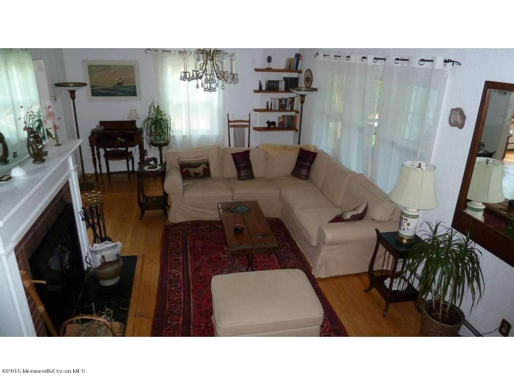 129 Colts Neck Road Farmingdale, NJ 07727 - Photo 6 of 6 06-Living Room