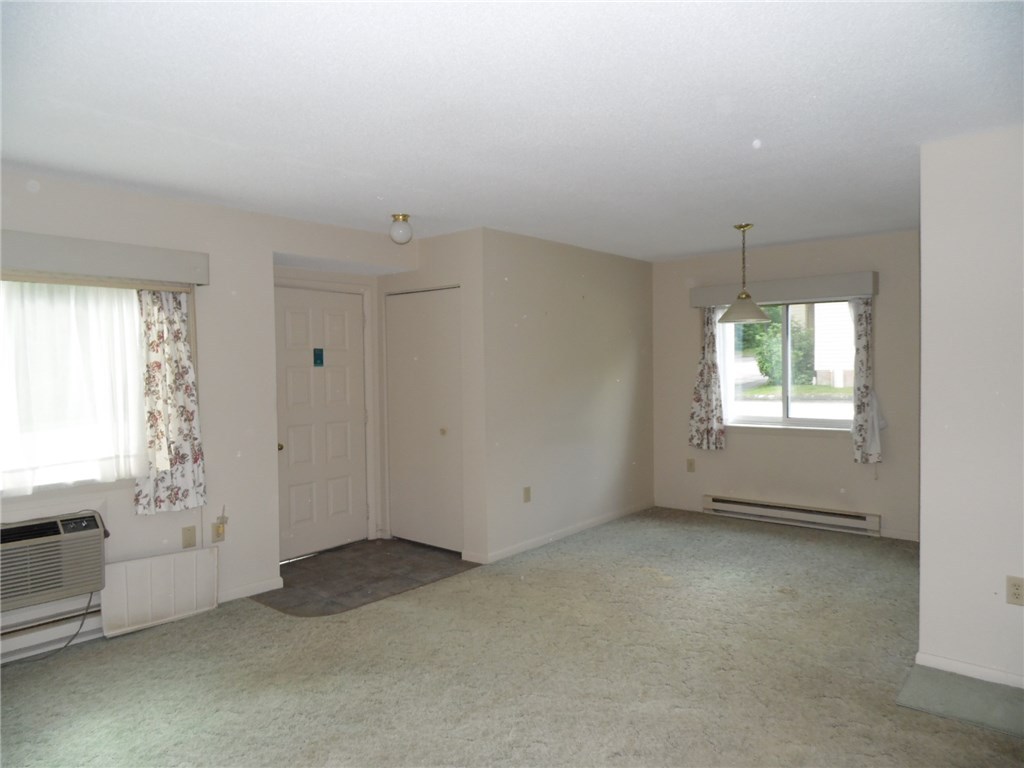 225 High Street, Unit T Westerly, RI 02891 - Photo 9 of 11 Living room/Dining Area