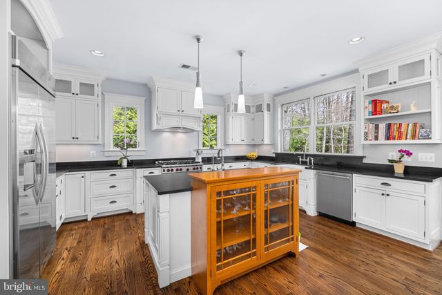 $2,850,000 | 2115 Elliott Avenue, McLean, VA 22101