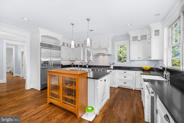 $2,850,000 | 2115 Elliott Avenue, McLean, VA 22101