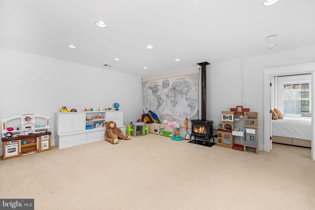 $2,850,000 | 2115 Elliott Avenue, McLean, VA 22101