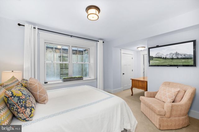 $2,850,000 | 2115 Elliott Avenue, McLean, VA 22101