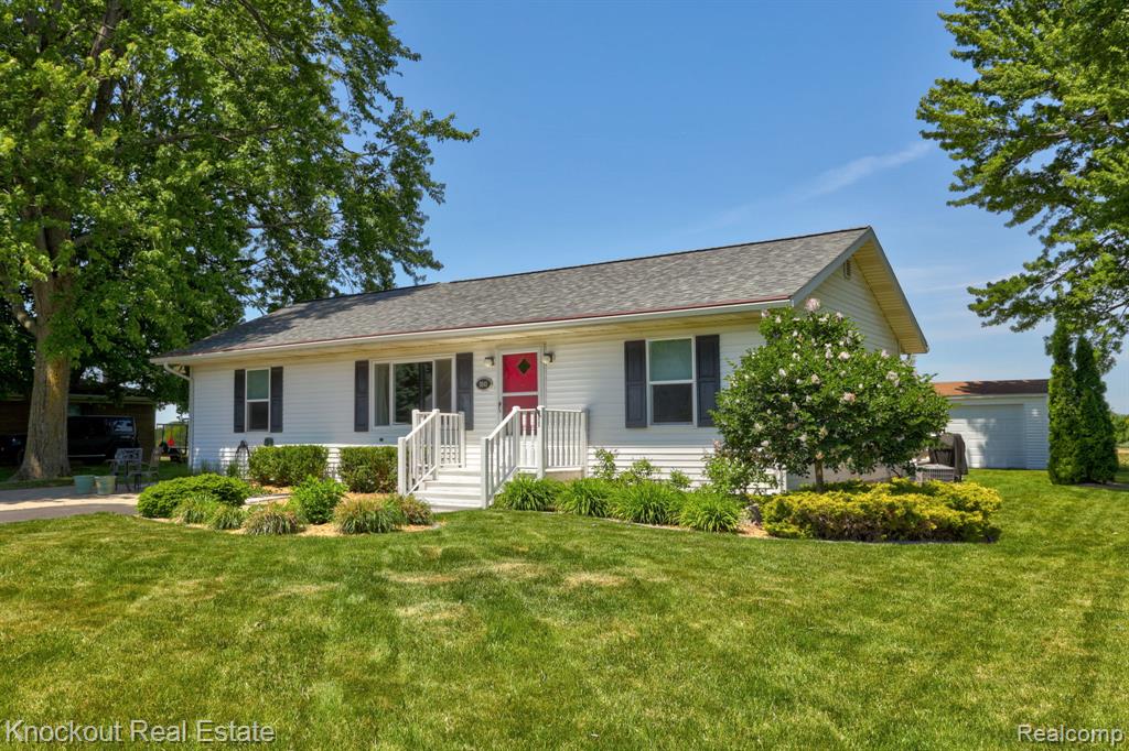 9941 Lange Road Birch Run, MI 48415 - Photo 3 of 42