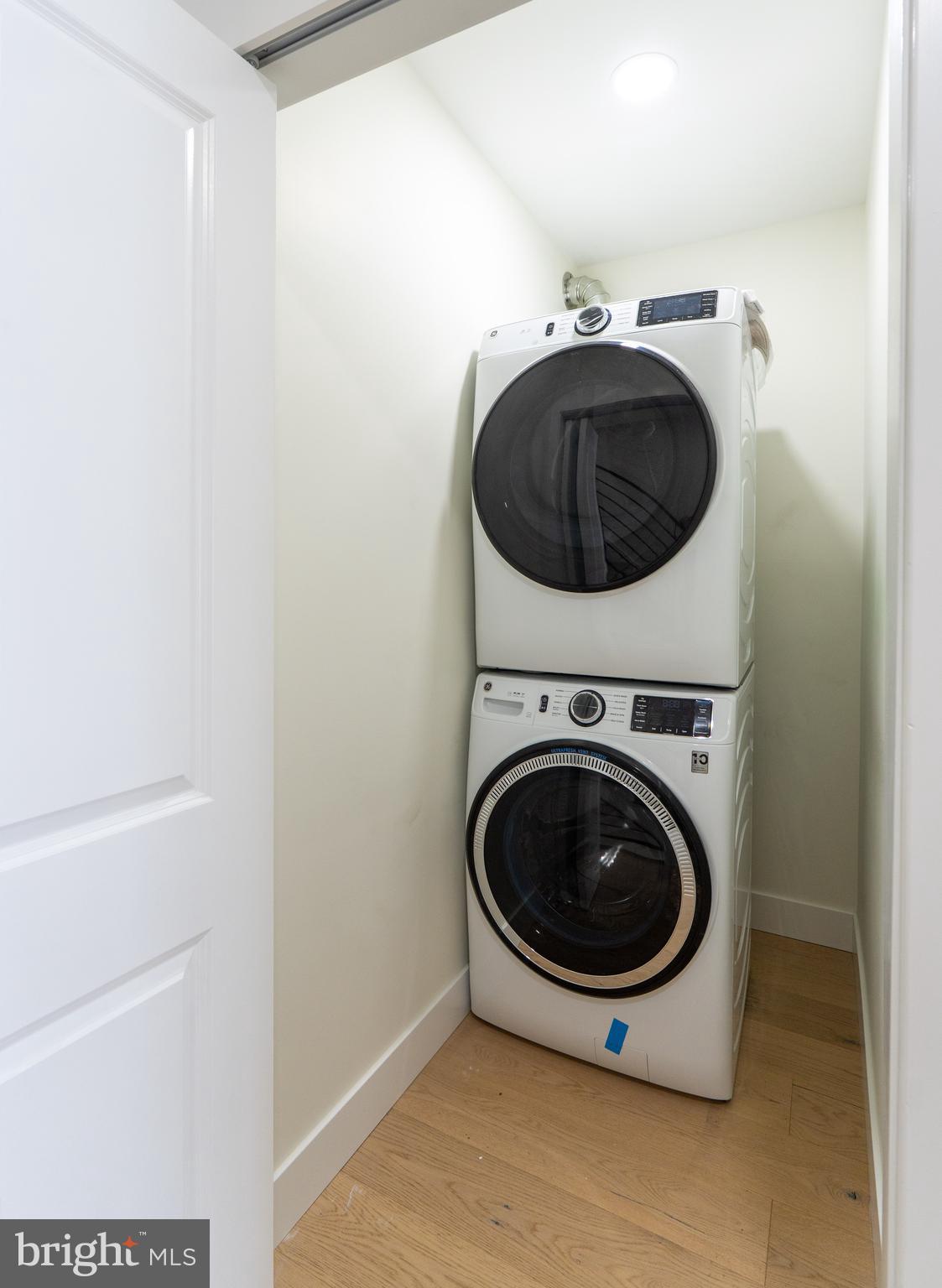 622 McClellan Street Philadelphia, PA 19148 - Photo 23 of 52 a utility room with dryer and washer