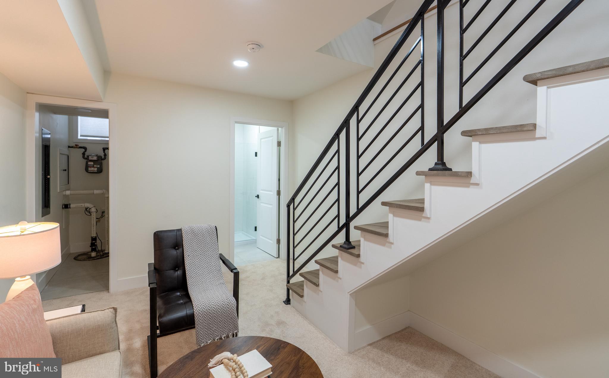 622 McClellan Street Philadelphia, PA 19148 - Photo 45 of 52 a view of entryway and hall