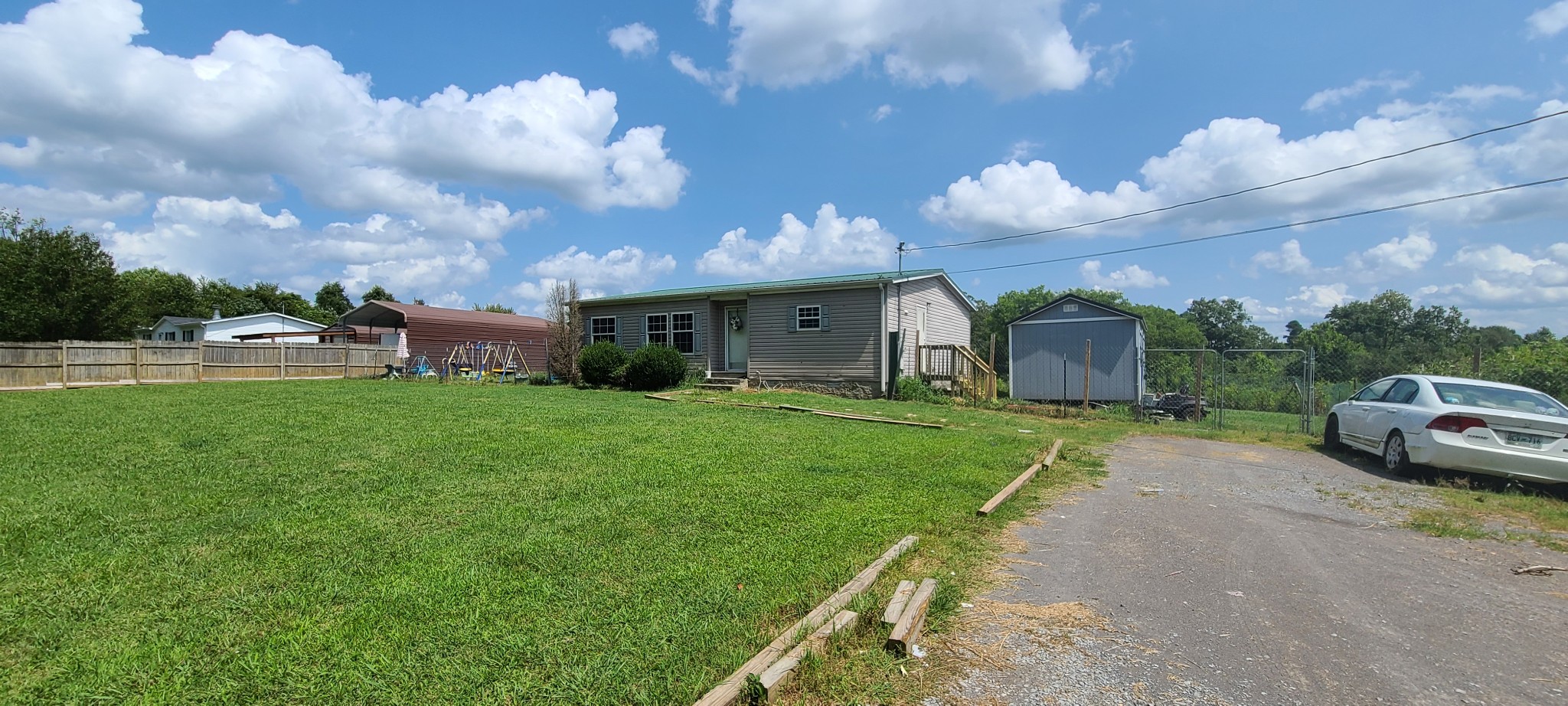792 Hafner Road Charlotte, TN 37036 - Photo 2 of 13 Gallery Image 2