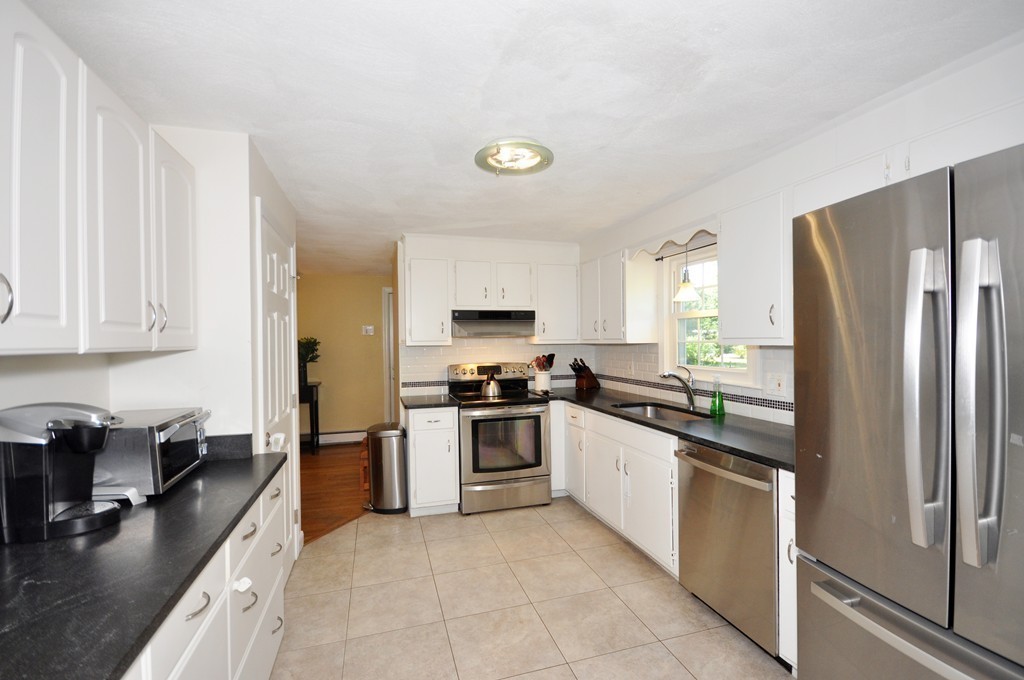 11 Vanderbelt Road Acton, MA 01720 - Photo 9 of 28 Gallery Image 9