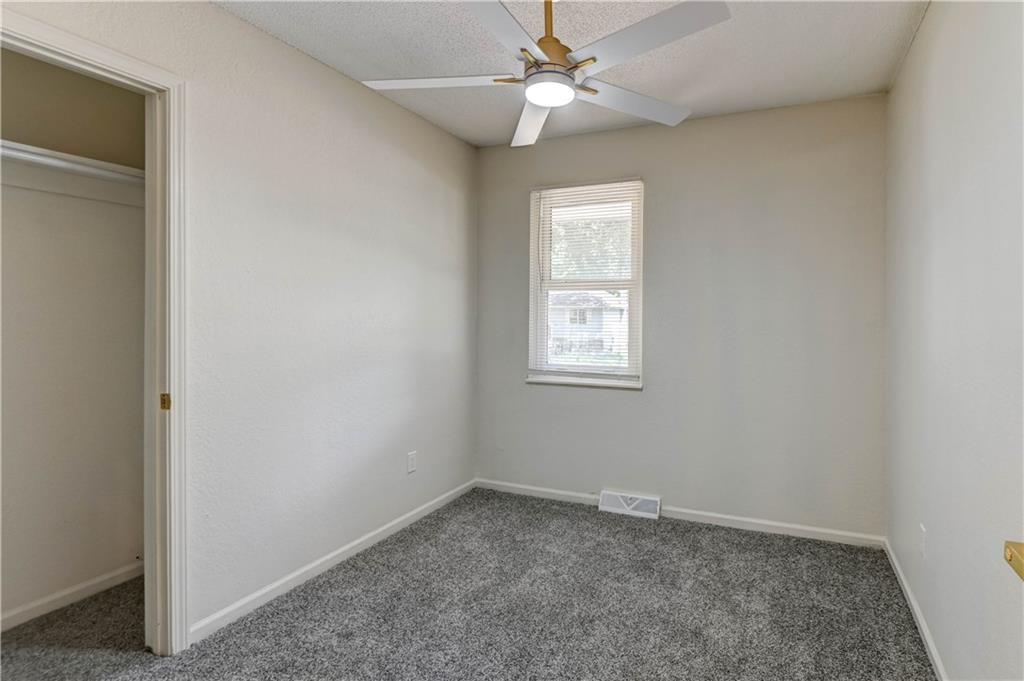 110 Erin Street Buckner, MO 64016 - Photo 20 of 31