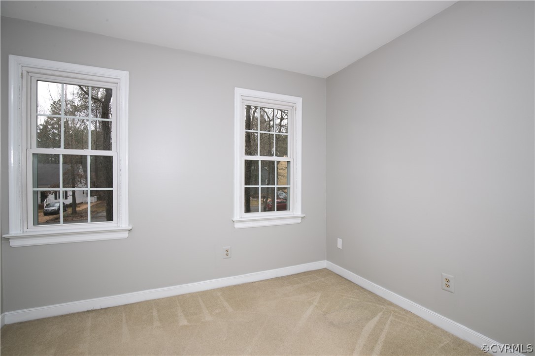 3003 Sagegrove Road Midlothian, VA 23112 - Photo 20 of 22 an empty room with a window