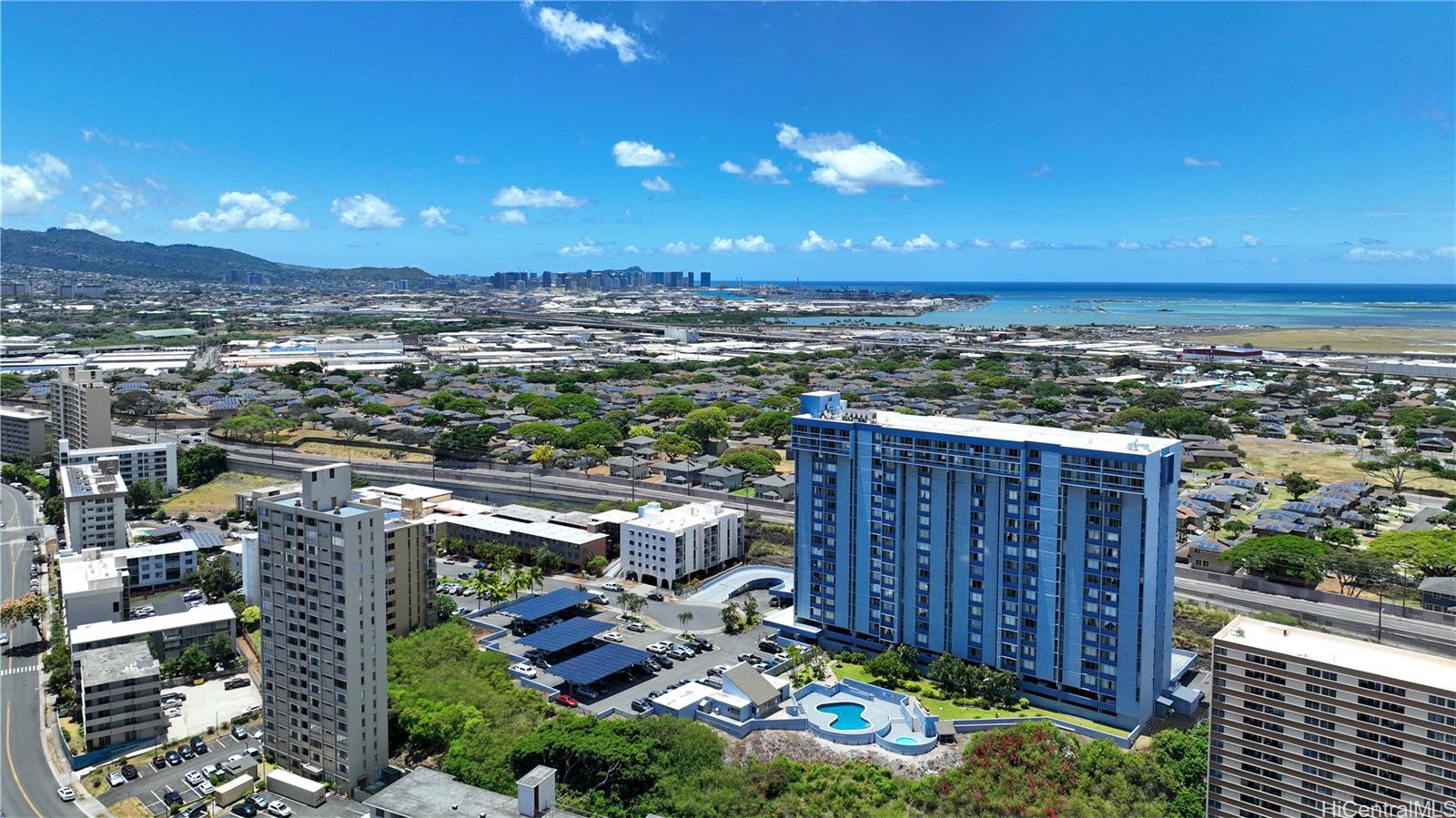 3045 Ala Napuaa Place, Unit 1613 Honolulu, HI 96818 - Photo 3 of 20 a view of a city