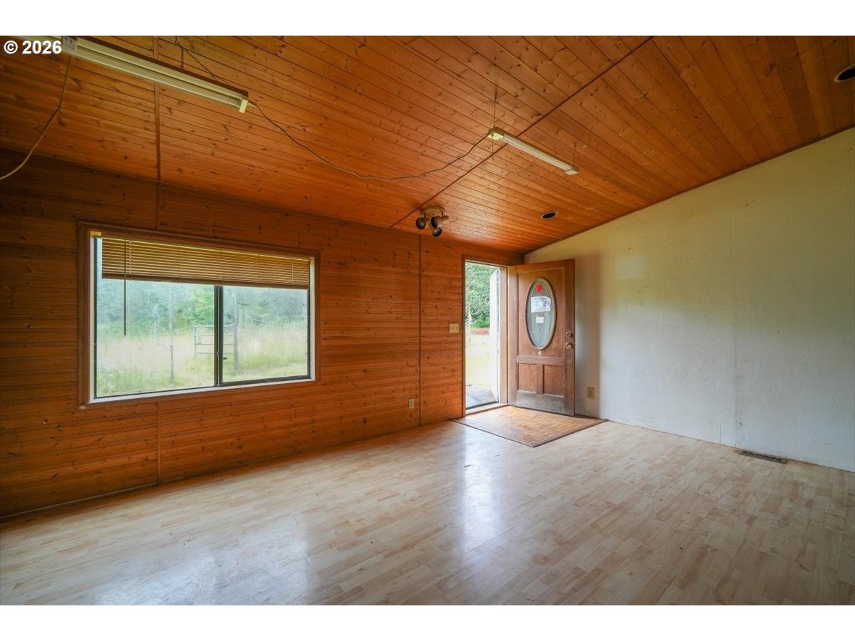 33926 Ford Mill Road Lebanon, OR 97355 - Photo 17 of 35