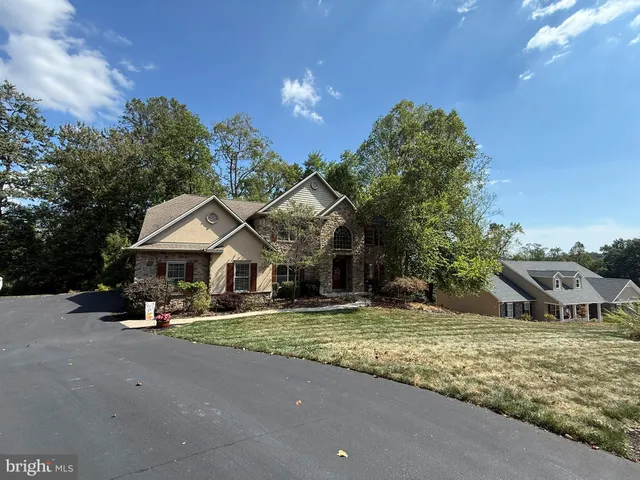 $729,900 | 612 Black Powder Drive, Lewisberry, PA 17339