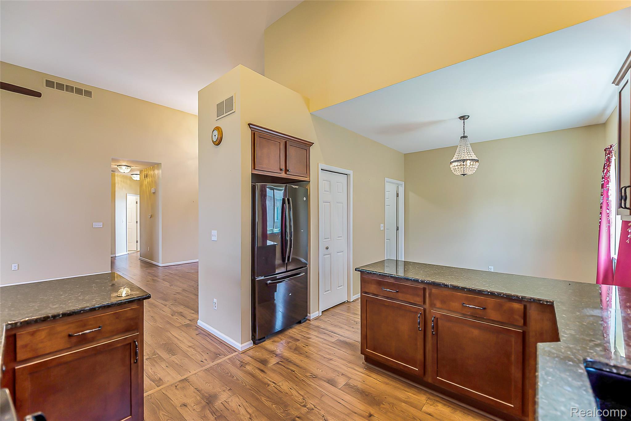 20605 Golf Ridge Circle Livonia, MI 48152 - Photo 14 of 42 Kitchen (pic #3)