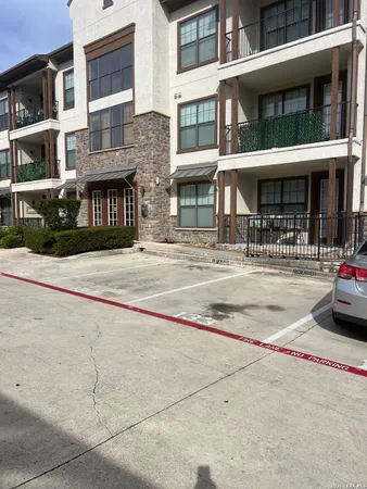 $1,750 | 7342 Oak Manor Drive, Unit 7106, San Antonio, TX 78229