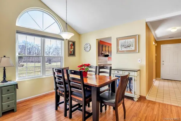 $390,000 | 13 Mallard Path, Coram, NY 11727