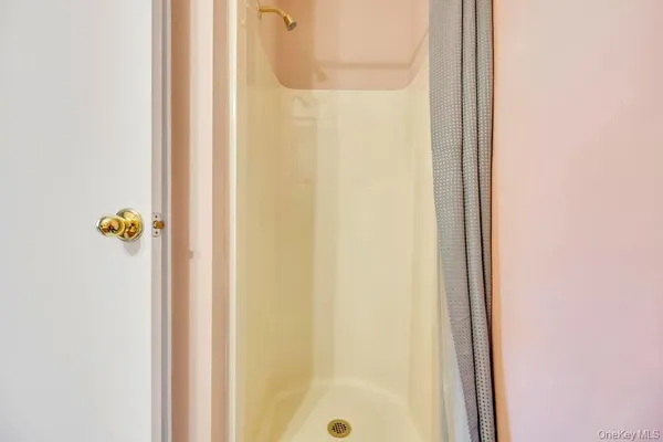 $390,000 | 13 Mallard Path, Coram, NY 11727