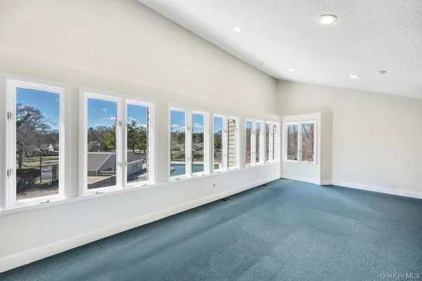 $390,000 | 13 Mallard Path, Coram, NY 11727