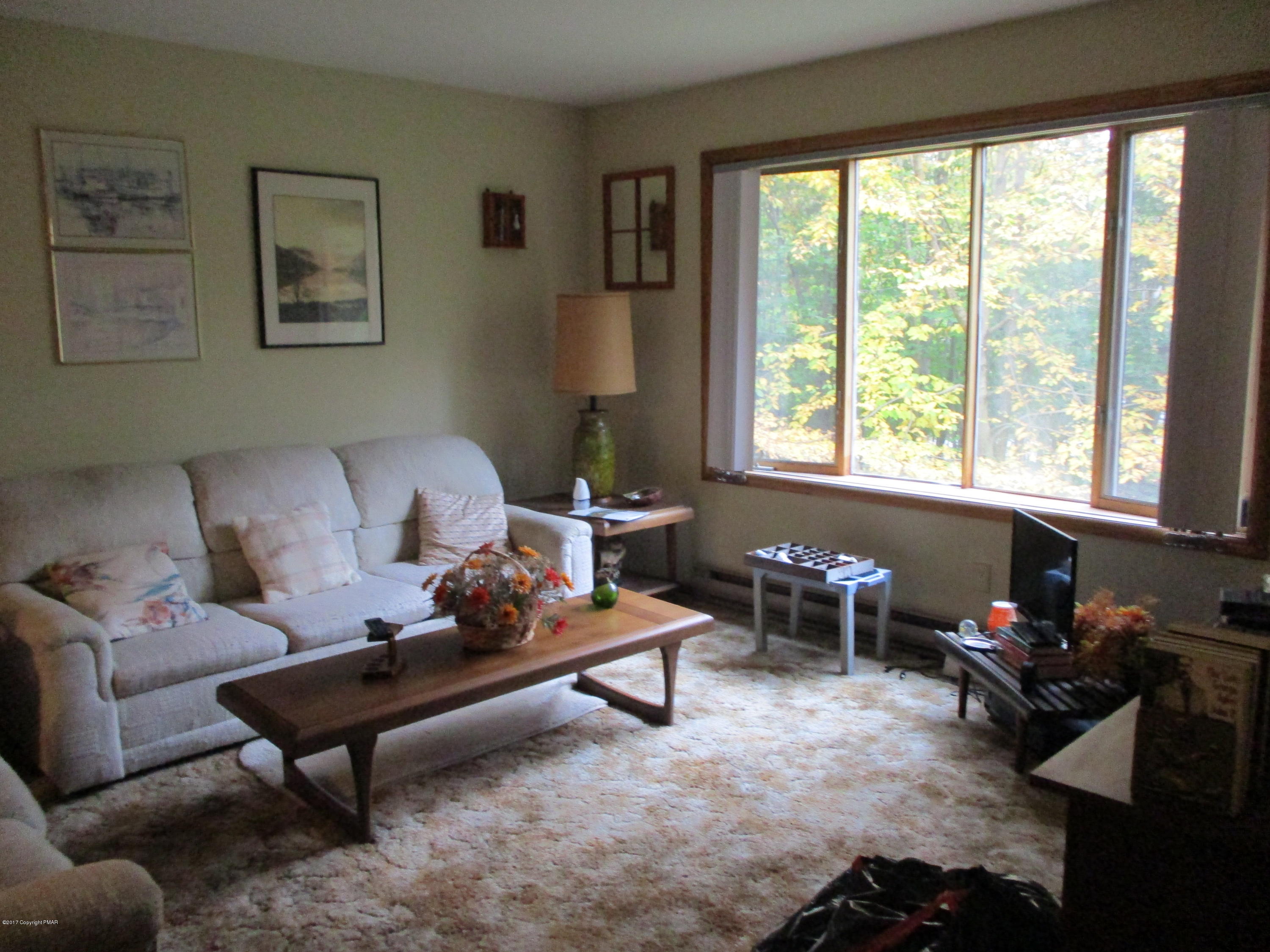 3424 Drexel Road Tobyhanna, PA 18466 - Photo 5 of 7 LIVING ROOM