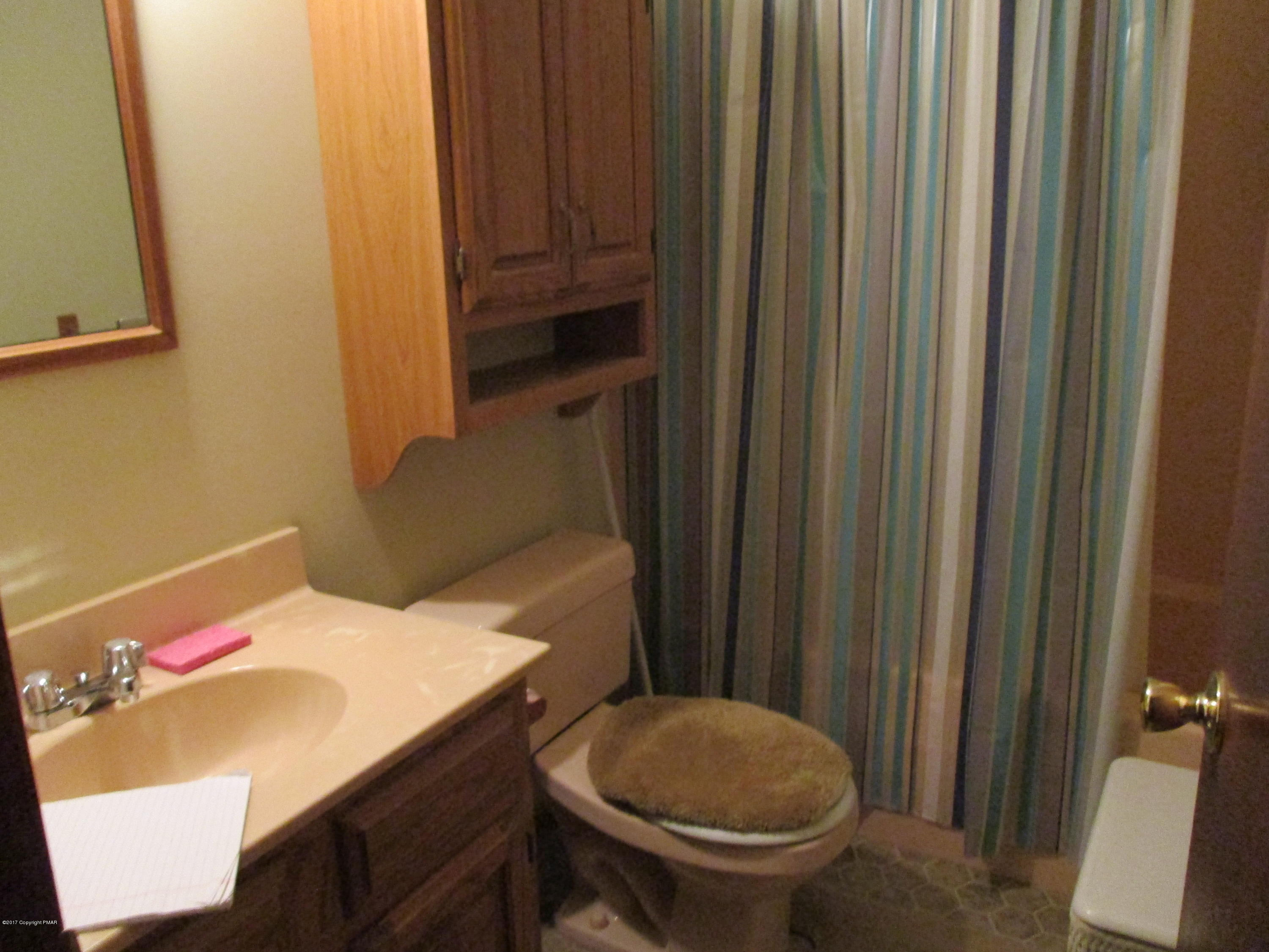 3424 Drexel Road Tobyhanna, PA 18466 - Photo 6 of 7 BATH