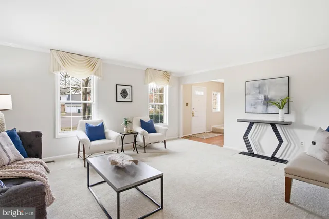 $893,888 | 5062 Queens Wood Drive, Burke, VA 22015