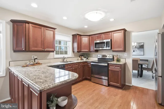 $893,888 | 5062 Queens Wood Drive, Burke, VA 22015