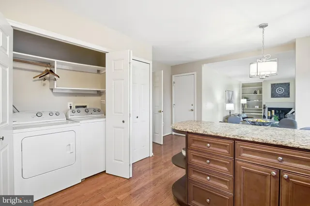 $893,888 | 5062 Queens Wood Drive, Burke, VA 22015