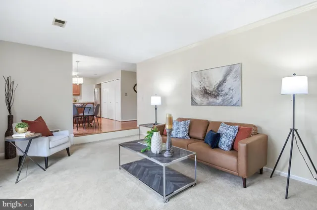 $893,888 | 5062 Queens Wood Drive, Burke, VA 22015