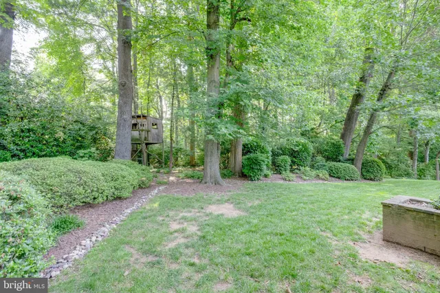 $893,888 | 5062 Queens Wood Drive, Burke, VA 22015