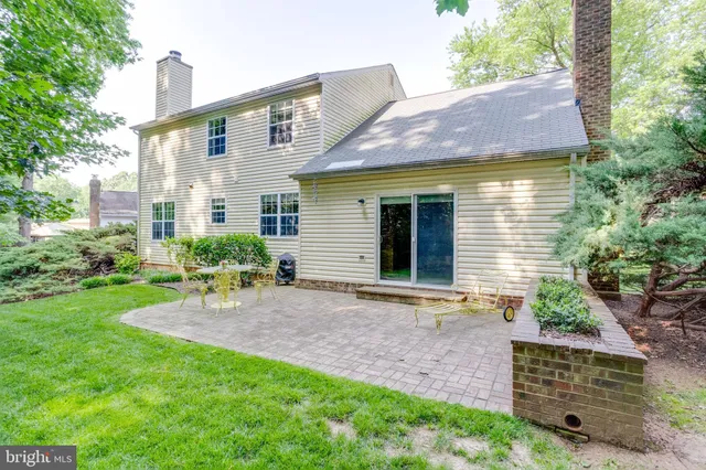 $893,888 | 5062 Queens Wood Drive, Burke, VA 22015