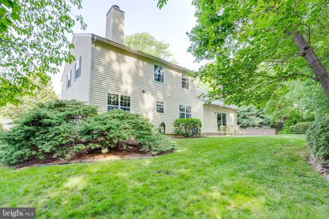 $893,888 | 5062 Queens Wood Drive, Burke, VA 22015