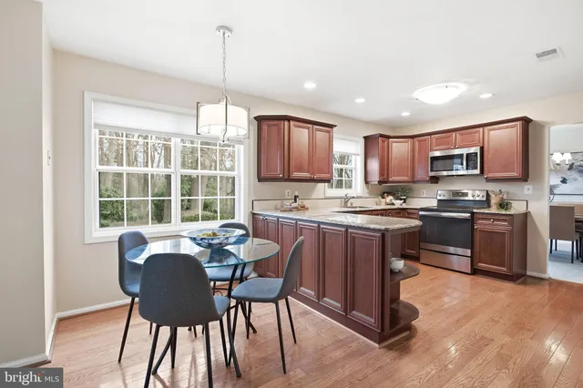 $893,888 | 5062 Queens Wood Drive, Burke, VA 22015