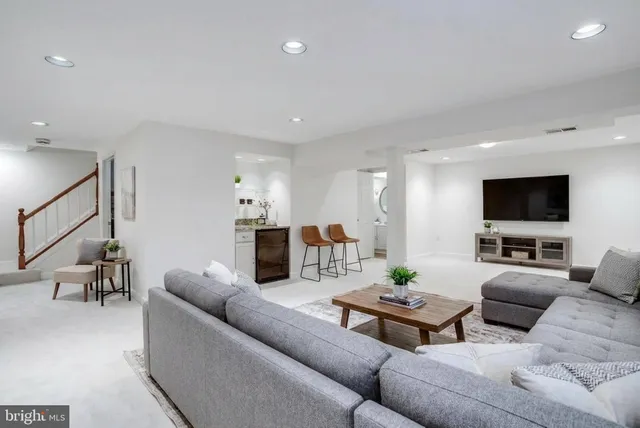 $893,888 | 5062 Queens Wood Drive, Burke, VA 22015