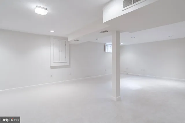 $893,888 | 5062 Queens Wood Drive, Burke, VA 22015