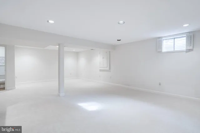 $893,888 | 5062 Queens Wood Drive, Burke, VA 22015