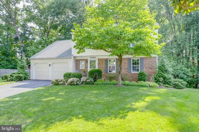 $893,888 | 5062 Queens Wood Drive, Burke, VA 22015