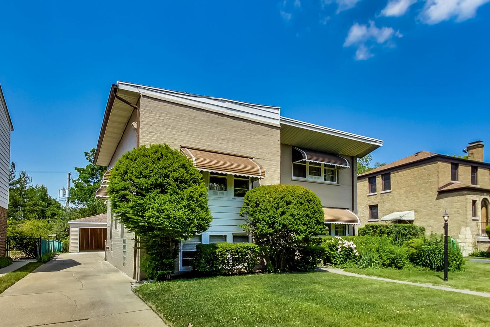 540 Selborne Road Riverside, IL 60546 - Photo 2 of 46